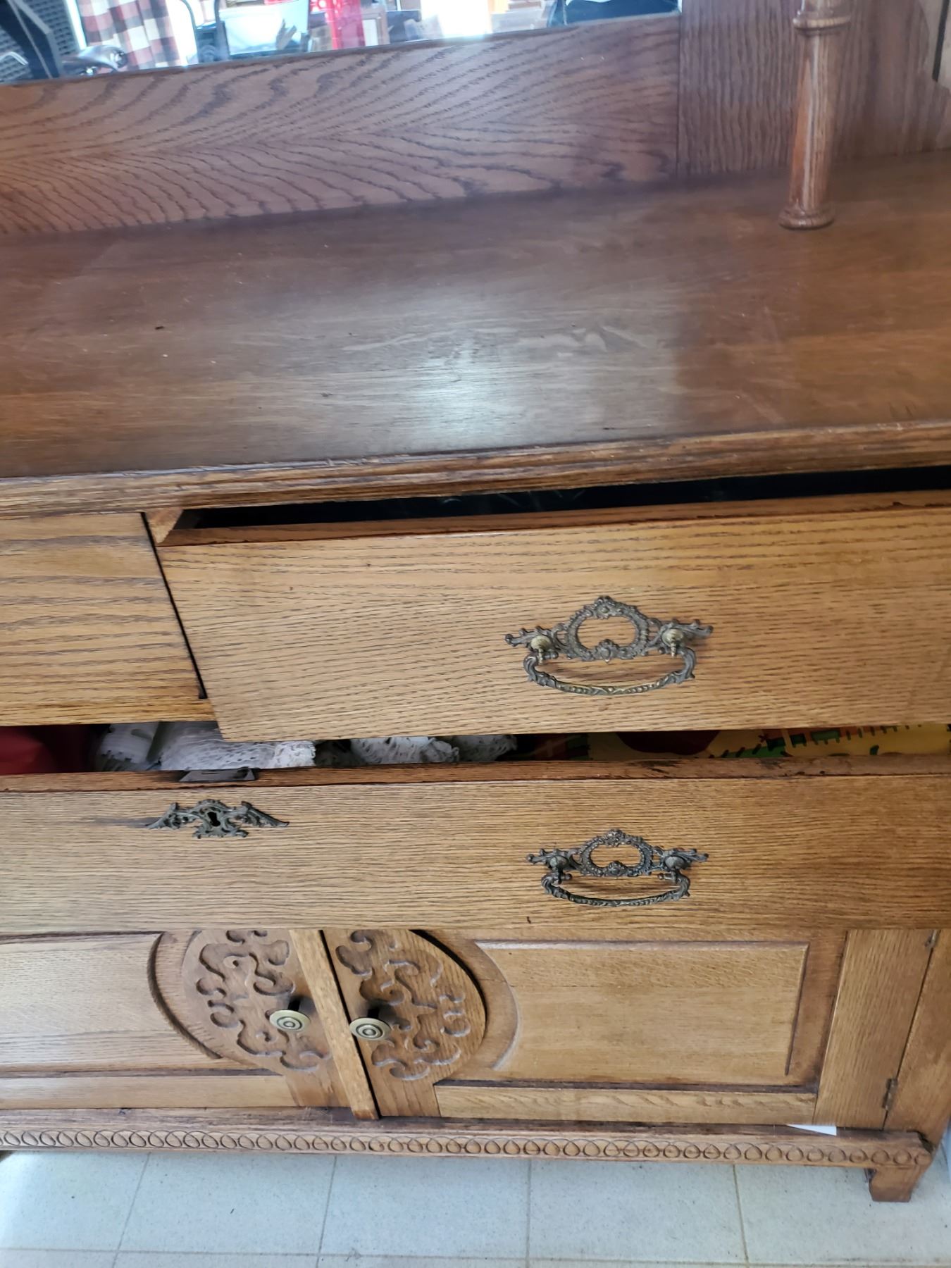 Beautiful Wood Hutch & Mirror Beck Auctions Inc.