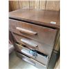 Image 2 : 4 Drawer Dresser & Side Table