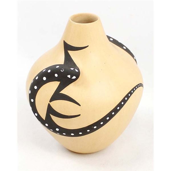 Zuni 3-Dimensional Lizard Pottery Vase,Tsethlikai