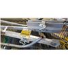 Image 3 : LITTLE GIANT LADDER LEG LEVELER ATTACHMENT AND CRAYFISH TRAPS