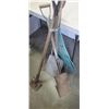 Image 2 : Bundle of garden tools