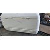Image 2 : Large marine cooler no clips