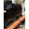 Image 2 : 19 INCH TV AND SMALL BOOMBOX