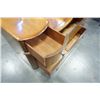 Image 8 : AUSTINSUITE VINTAGE 4 DRAWER VANITY WITH OVAL MIRROR - 42 1/2 INCHES WIDE X 20 INCHES DEEP X 59 INCH