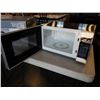 Image 2 : DANBY DESIGNER MICROWAVE