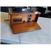 Image 2 : THOMAS COLLECTORS EDITION RADIO - HOME PHONOGRAPH STYLE