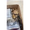 Image 2 : Tray of 110 pieces of earring, necklaces and bracelets