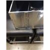 Image 2 : SMALL METAL TRUNK AND DECORATION