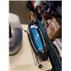 Image 2 : SHARK STEAMER AND EATONIA RETRO VACUUM CLEANER