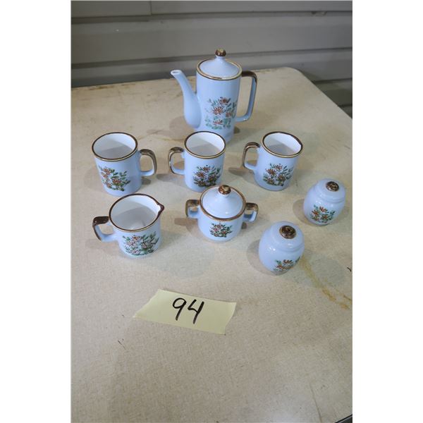 10 Piece Table Set - Tea Pot and Cups, Salt/Pepper Shakers, Milk/Sugar