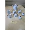 Image 1 : 10 Piece Table Set - Tea Pot and Cups, Salt/Pepper Shakers, Milk/Sugar