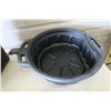 Image 2 : Oil Change Pan, 2 Hand Transfer Pumps, 5 Gallon Oil Disposal Container