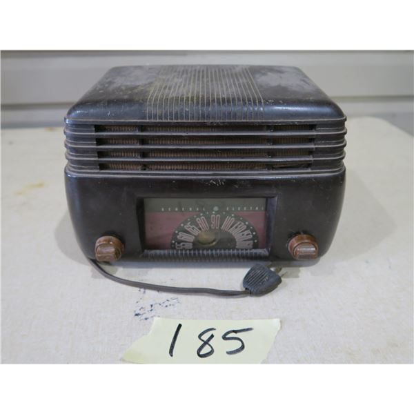 General Electric Antique AM Radio (Wood)