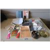 Image 1 : Sewing Books, Plans, Buttons and other materials