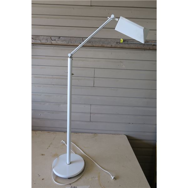 3ft Desktop Lamp