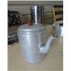 Image 2 : Kitchen Items - Kettle X3, Waffle Maker, Mini Garbage Can