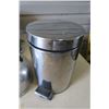 Image 8 : Kitchen Items - Kettle X3, Waffle Maker, Mini Garbage Can
