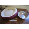 Image 1 : Dog Bowl and Bed