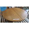 Image 2 : Round Kitchen Table - 43"W and 2X !@" Extenders