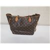 Image 2 : Authentic Louis Vuitton Paris Logo Tote Bag w/ Hook Close & Shoulder Straps