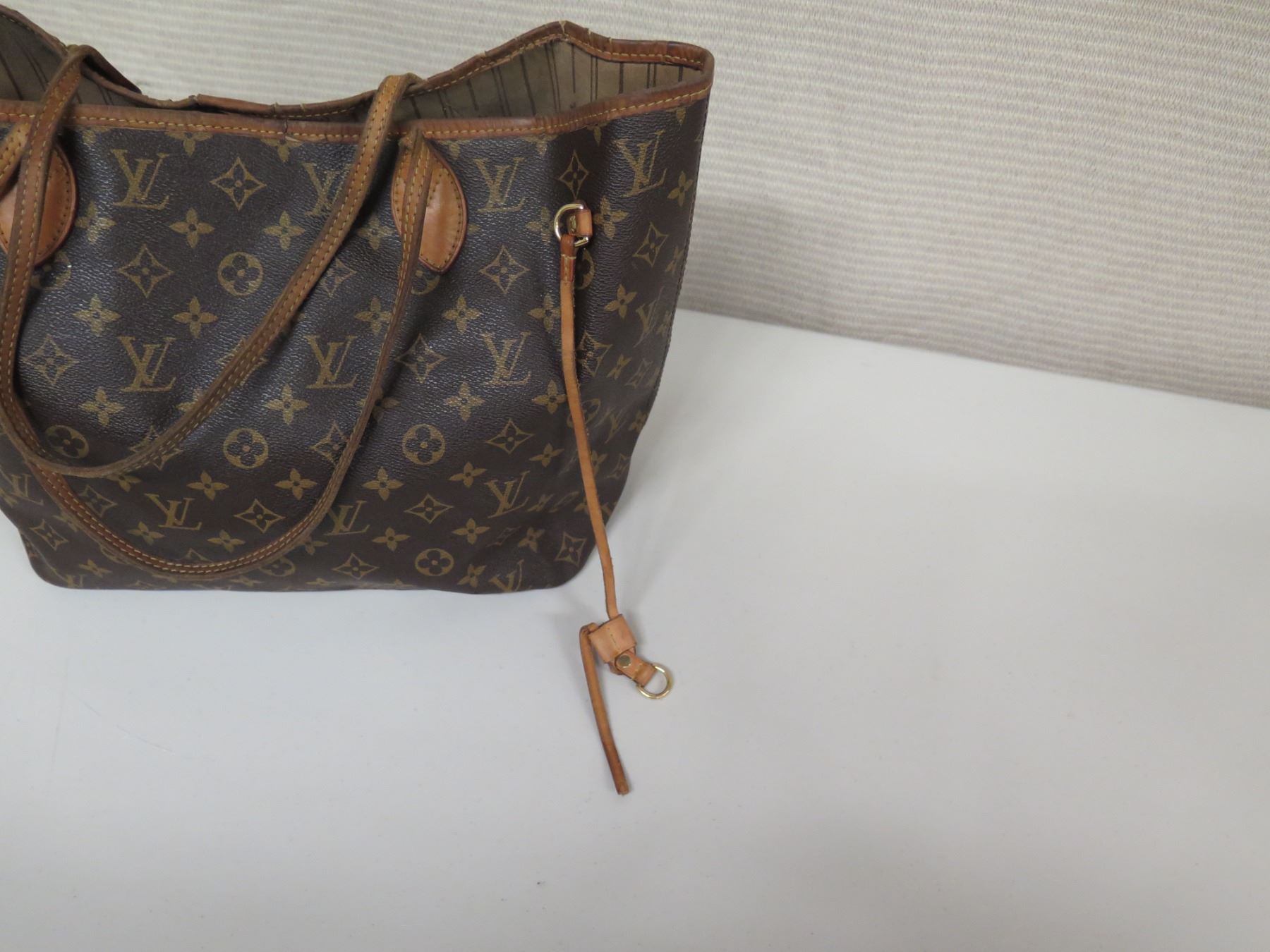 Authentic Louis Vuitton Paris Logo Tote Bag w/ Hook Close & Shoulder Straps  - Oahu Auctions