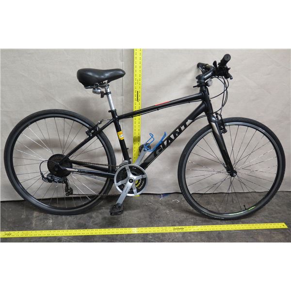 Giant 3 Small Escape Black Men's City Bike w/ S-X Wheels