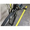 Image 25 : Giant 3 Small Escape Black Men's City Bike w/ S-X Wheels