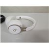 Image 2 : Qty 2 Headphones:  White Beats 6 & Black HESH 2 Wireless R