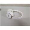Image 3 : Qty 2 Headphones:  White Beats 6 & Black HESH 2 Wireless R