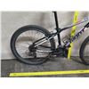 Image 10 : Giant ATX Men's Black White Front Suspension Mountain Bike