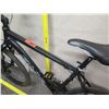Image 25 : Fuji USA Men's Black Mountain Bike