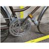 Image 13 : Schwinn Varsity Girl's Black Road Bike w/ Metal Fenders & Rear Wire Basket