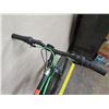 Image 10 : Huffy NightHawk Men's 26" Black Green Mountain Bike