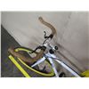 Image 17 : MSC Men's White Racing Bike w/ Yellow Origin8 Tires