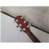 Image 9 : Taylor 6 String Acoustic Guitar Signed Robert Taylor Model 114 (Bridge Broken)