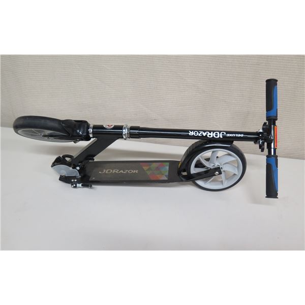 Deluxe JORazor Black Folding Scooter