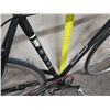 Image 10 : Fuji Classic EC90X Men's Black Road Bike w/ Serfas Tires