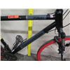 Image 10 : Cannondale F400 Elite Axel Men's Black Road Bike w/ Red Tires