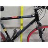 Image 11 : Cannondale F400 Elite Axel Men's Black Road Bike w/ Red Tires