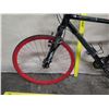 Image 21 : Cannondale F400 Elite Axel Men's Black Road Bike w/ Red Tires