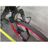Image 5 : Cannondale F400 Elite Axel Men's Black Road Bike w/ Red Tires