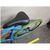Image 19 : Kent Ridgeland Geometry Men's Blue Road Hybrid Bike w/ Yellow Tires