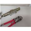 Image 2 : Bumper Jack, Scissor Jack, Bolt Cutter, Hammer, Screwdriver, etc