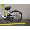Image 8 : Bike Positive Magellan Nina Girl's White Bike