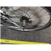 Image 16 : Schwinn Solution FS Men's Silver Mountain Bike w/ Omni RST 191 CL