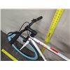 Image 16 : Pure Fix Cycles Men's White Bike w/ Blue Tires