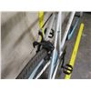 Image 9 : Pure Fix Cycles Men's White Bike w/ Blue Tires