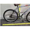 Image 7 : Raleigh M20 Men's Blue Mountain Bike w/ Ape Hanger Handlebars