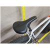 Image 14 : Truvativ Men's White Bike w/ Jumbo Jim Fat Tires