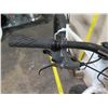 Image 7 : Truvativ Men's White Bike w/ Jumbo Jim Fat Tires